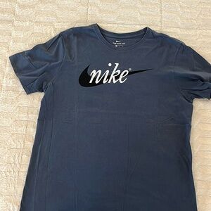 Men’s Nike size large Tshirt